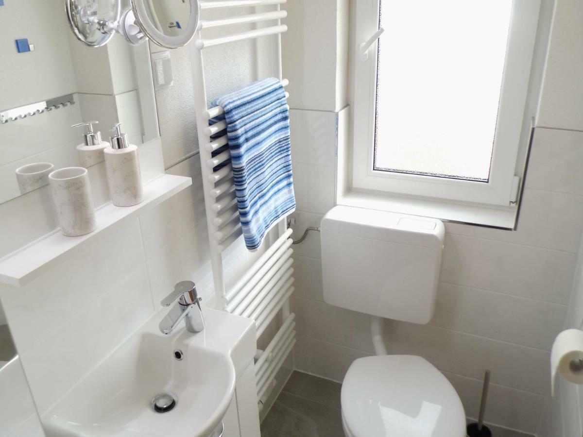 Ferienwohnung Am Rennsteig Bei Eisenach - Ilona Schmidt Wolfsburg-Unkeroda Bagian luar foto